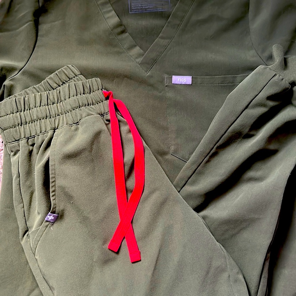 Dark olive XS figs set